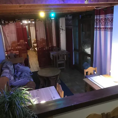 Aigle Rouge Hotel